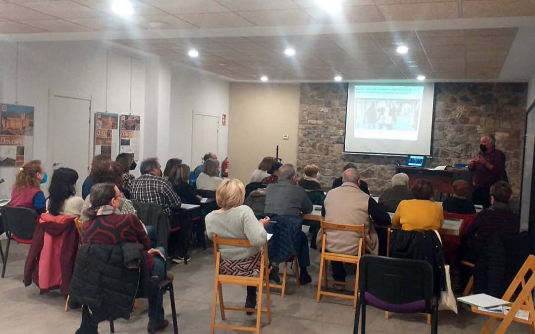 Fundación Caja Rioja pone en marcha la iniciativa Aprender conversando que ofrece cursos de alfabetización digital