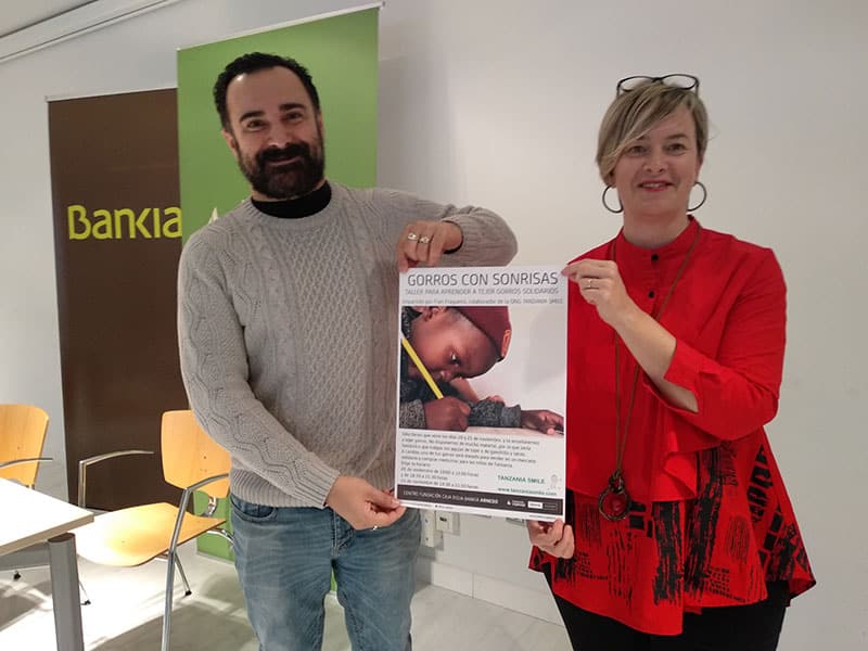 El Centro Fundación Caja Rioja-Bankia Arnedo acoge el taller solidario ‘Gorros con sonrisas’