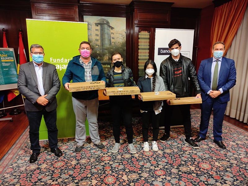 Premios a los ganadores de ‘Divulgaciencia 2019’, programa de Fundación Caja Rioja y Bankia