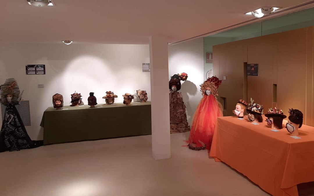 El Centro Fundación Caja Rioja Santo Domingo de la Calzada muestra desde hoy la exposición ‘Sintiendo Elementos’, tocados elaborados con verduras