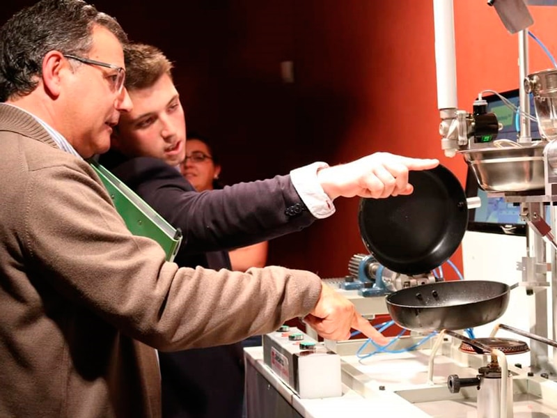 Divulgaciencia organiza un taller de ciencia para adultos
