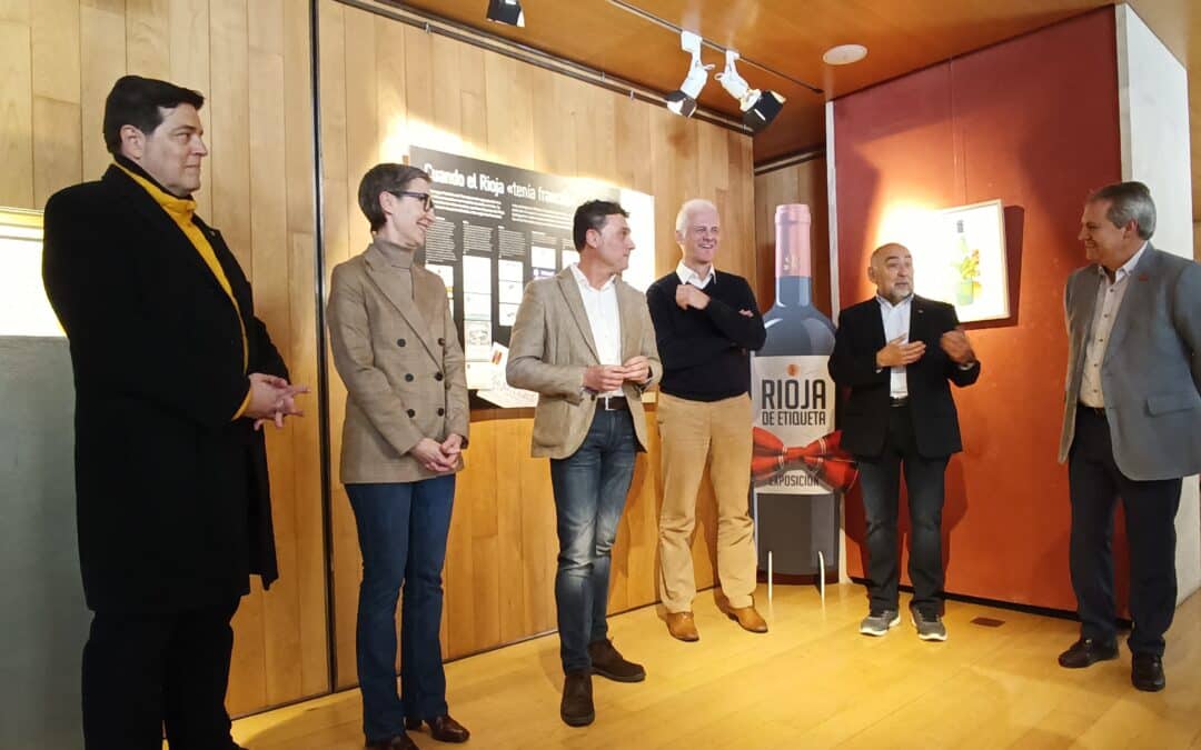 El Rioja se viste de gala en la exposición que recorre su historia a través de las etiquetas de vino de Rioja