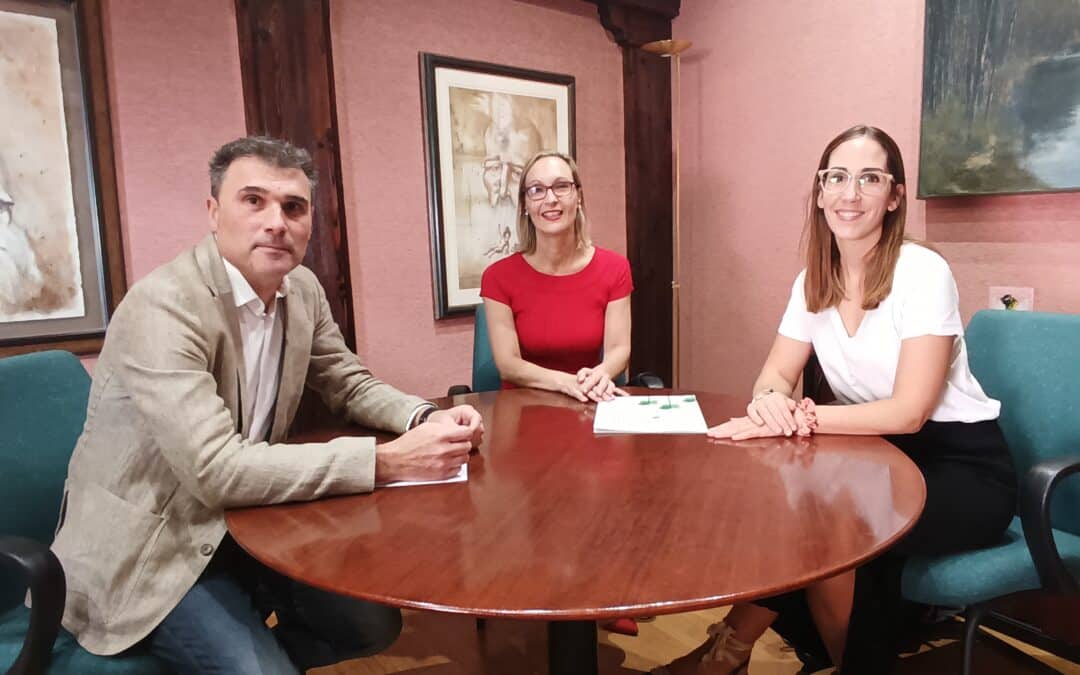 El gerente de Fundación Caja Rioja se reúne con responsables de Asprodema para abordar cuestiones de ámbito social