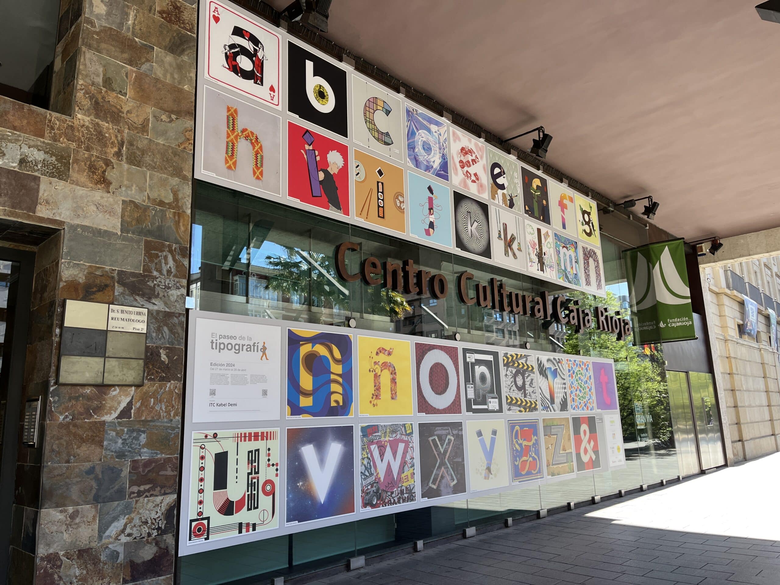 ‘El paseo de la tipografía’, iniciativa para difundir la importancia del diseño gráfico, se cuelga en el Centro Fundación Caja Rioja Gran Vía
