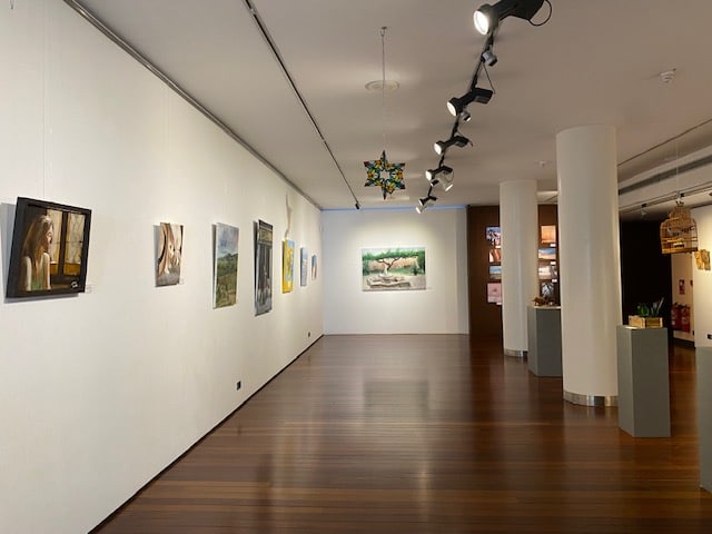 El alumnado de pintura, grabado, cerámica y tiffany del Plus Ultra expone sus trabajos en el Centro Fundación Caja Rioja Gran Vía