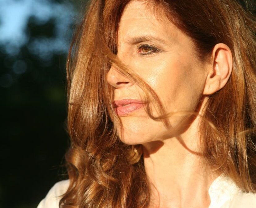 La cantante, pianista y compositora Elena Aranoa participa mañana miércoles en el Foro Pepe Blanco de la Música Hispana