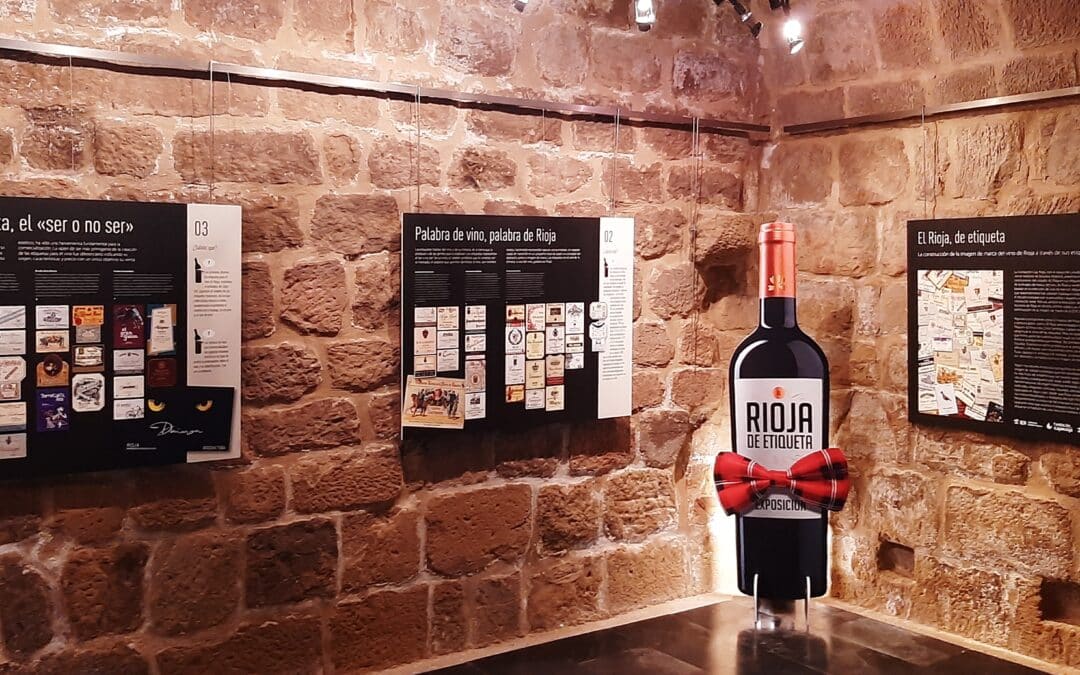 La Sala de Exposiciones de la Torre del Homenaje de Agoncillo acoge la exposición “El Rioja de etiqueta” incluida en ‘Aprender’