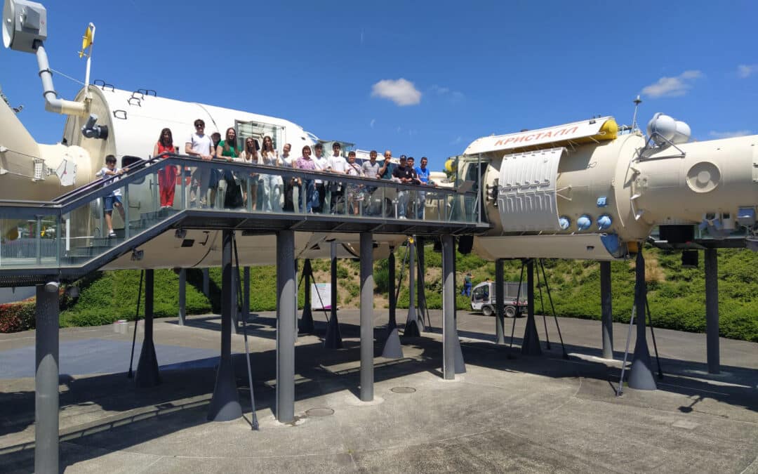El alumnado ganador de Divulgaciencia24 realiza un viaje de estudios a Toulouse y visita la planta de Airbus y la Ciudad del Espacio