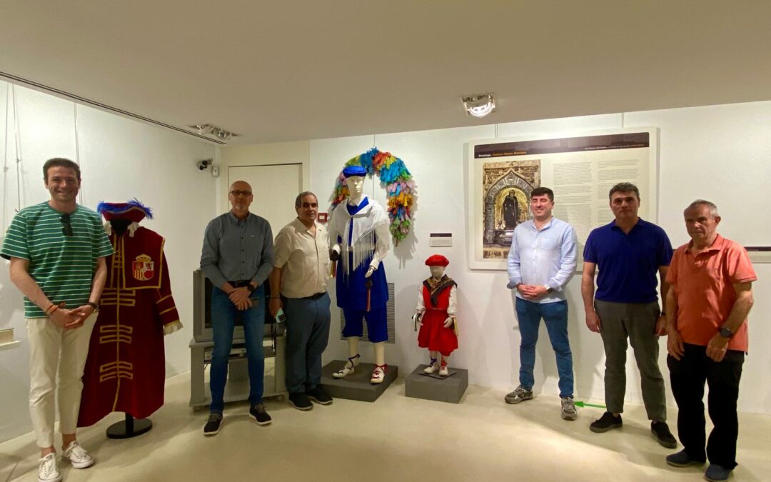 El Centro Fundación Caja Rioja Santo Domingo de la Calzada acoge la exposición que recorre cien años de historia de las Fiestas del Santo